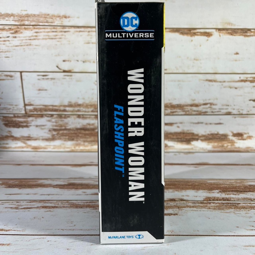 DC Multiverse Wonder Woman Action Figure - Picture 3 of 6